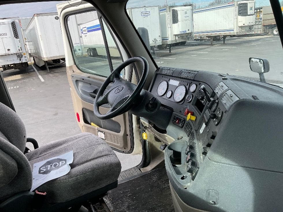 Day Cab Tractor-Heavy Duty Tractors-Freightliner-2018-Cascadia 12564ST-Indianapolis-IN-470,289\n\t\tmiles-$ 36,750 - Image 14