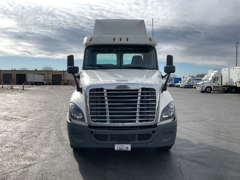 Day Cab Tractor-Heavy Duty Tractors-Freightliner-2018-Cascadia 12564ST-Indianapolis-IN-470,289\n\t\tmiles-$ 36,750 - Image 2