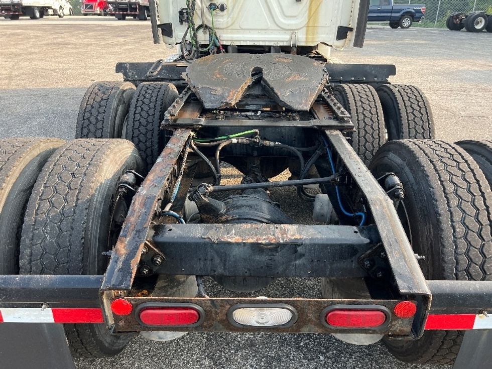 Day Cab Tractor-Heavy Duty Tractors-Freightliner-2018-Cascadia 12564ST-Indianapolis-IN-518,883\n\t\tmiles-$ 35,750 - Image 6