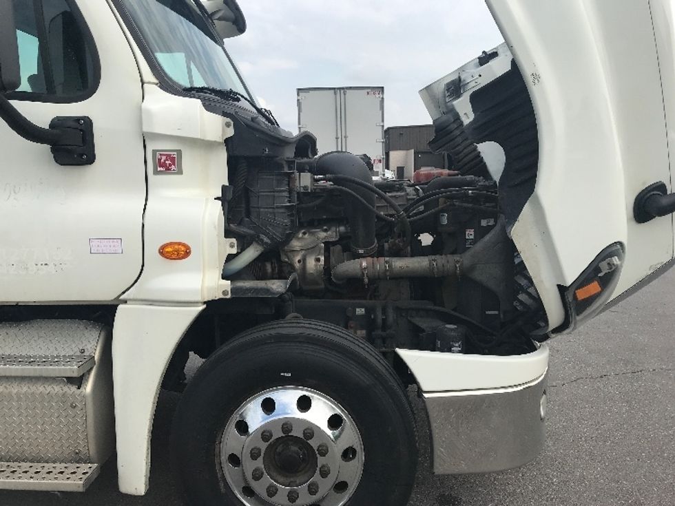 Day Cab Tractor-Heavy Duty Tractors-Freightliner-2018-Cascadia 12564ST-Indianapolis-IN-521,957\n\t\tmiles-$ 29,000 - Image 15