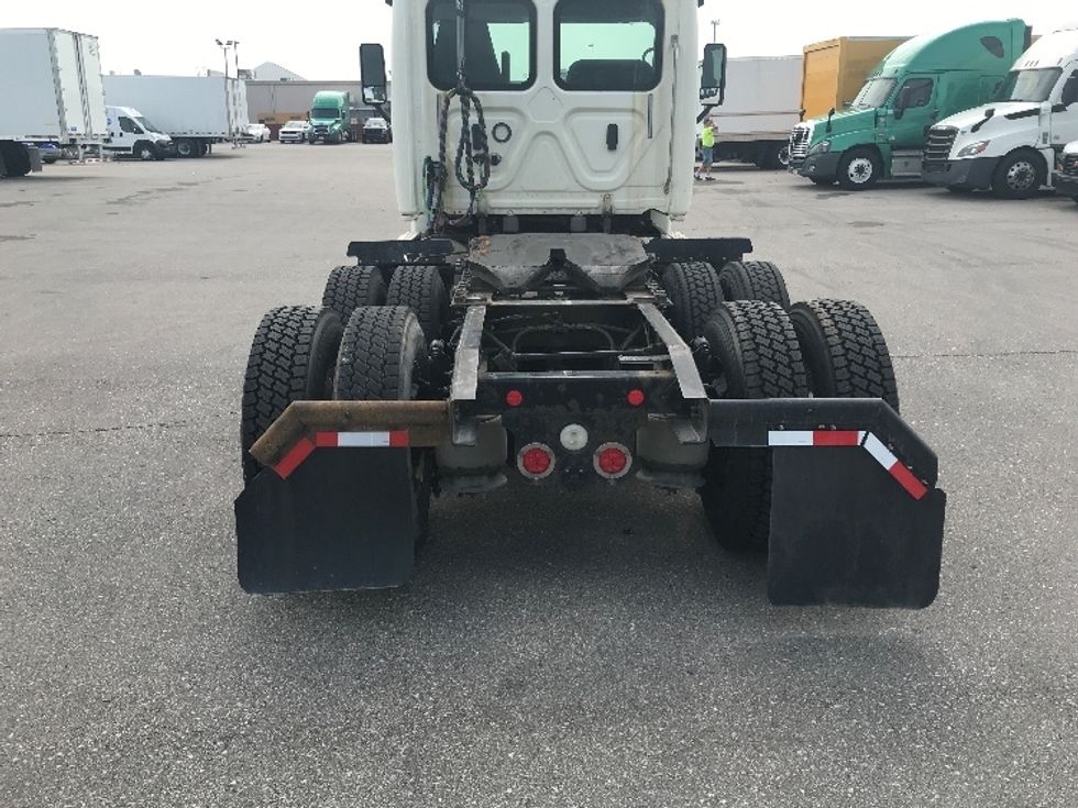 Day Cab Tractor-Heavy Duty Tractors-Freightliner-2018-Cascadia 12564ST-Indianapolis-IN-521,957\n\t\tmiles-$ 29,000 - Image 6