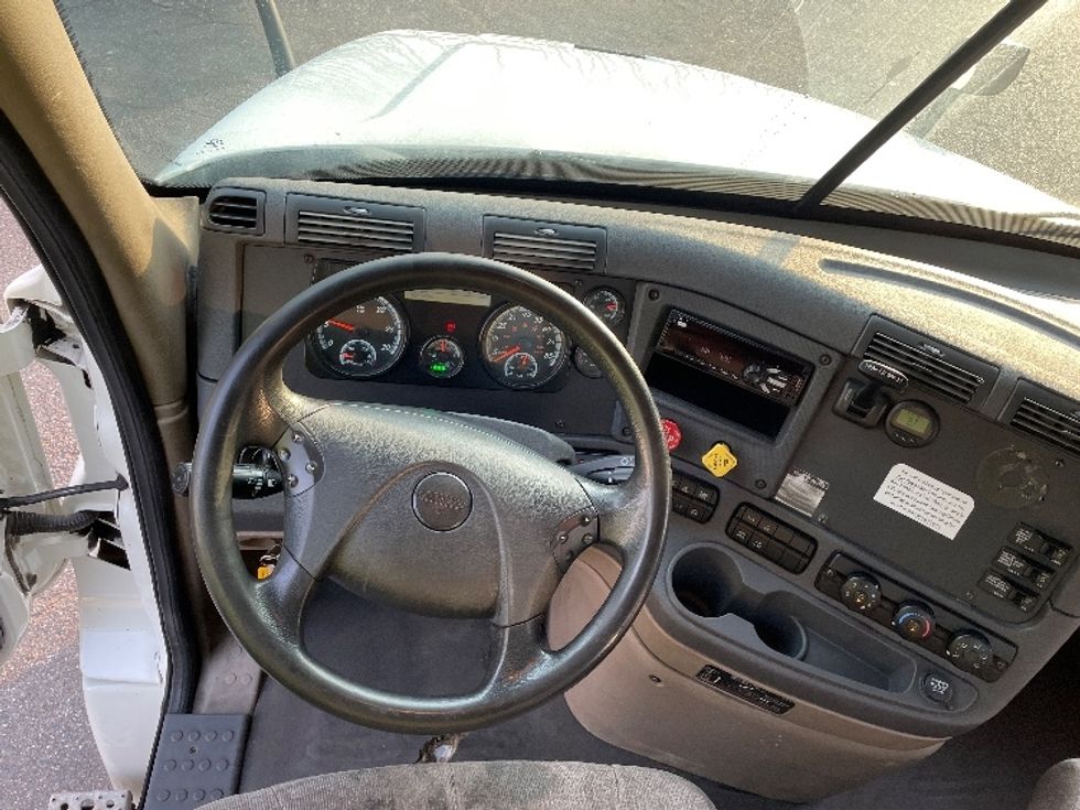 Day Cab Tractor-Heavy Duty Tractors-Freightliner-2018-Cascadia 12564ST-Jacksonville-FL-204,675\n\t\tmiles-$ 49,250 - Image 11