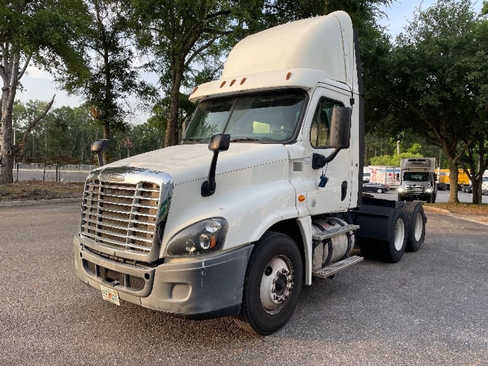 Day Cab Tractor-Heavy Duty Tractors-Freightliner-2018-Cascadia 12564ST-Jacksonville-FL-204,675\n\t\tmiles-$ 49,250 - Image 3