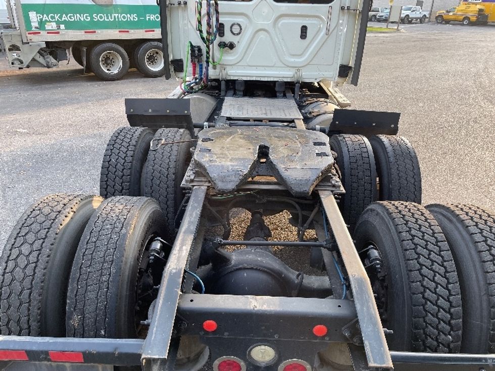 Day Cab Tractor-Heavy Duty Tractors-Freightliner-2018-Cascadia 12564ST-Jacksonville-FL-204,675\n\t\tmiles-$ 49,250 - Image 6