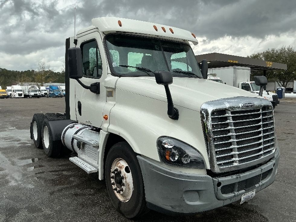 Day Cab Tractor-Heavy Duty Tractors-Freightliner-2018-Cascadia 12564ST-Jacksonville-FL-489,917\n\t\tmiles-$ 38,250 - Image 1
