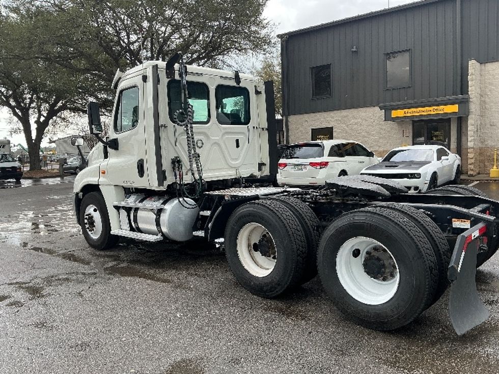 Day Cab Tractor-Heavy Duty Tractors-Freightliner-2018-Cascadia 12564ST-Jacksonville-FL-489,917\n\t\tmiles-$ 38,250 - Image 5