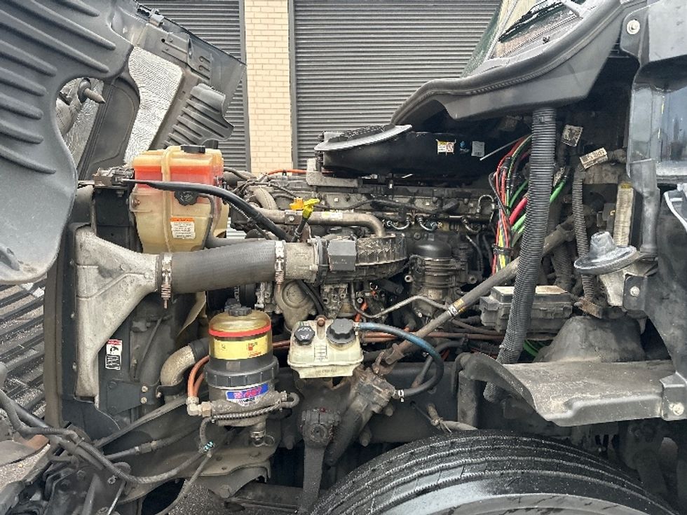 Day Cab Tractor-Heavy Duty Tractors-Freightliner-2018-Cascadia 12564ST-Jamaica-NY-252,624\n\t\tmiles-$ 35,500 - Image 16