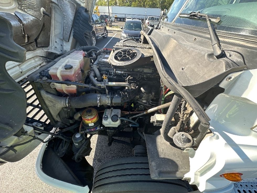 Day Cab Tractor-Heavy Duty Tractors-Freightliner-2018-Cascadia 12564ST-Jessup-MD-262,657\n\t\tmiles-$ 41,750 - Image 15