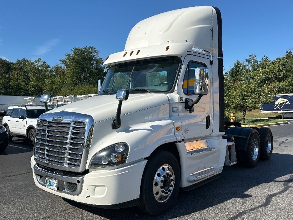 Day Cab Tractor-Heavy Duty Tractors-Freightliner-2018-Cascadia 12564ST-Jessup-MD-262,657\n\t\tmiles-$ 41,750 - Image 3