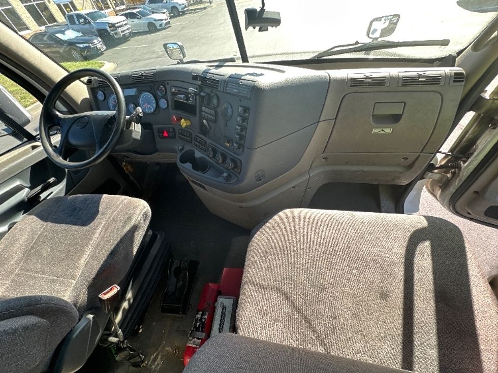 Day Cab Tractor-Heavy Duty Tractors-Freightliner-2018-Cascadia 12564ST-Jessup-MD-288,579\n\t\tmiles-$ 35,250 - Image 13
