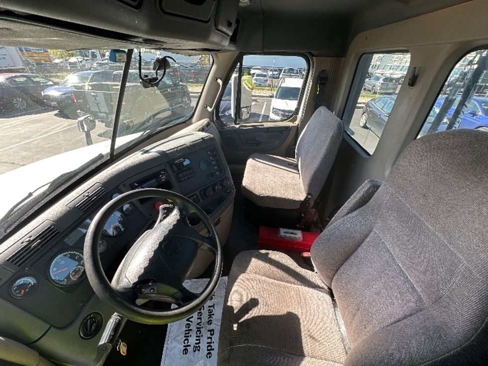 Day Cab Tractor-Heavy Duty Tractors-Freightliner-2018-Cascadia 12564ST-Jessup-MD-370,226\n\t\tmiles-$ 36,250 - Image 10