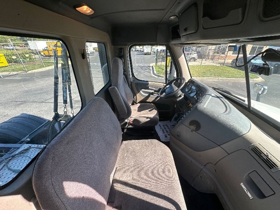 Day Cab Tractor-Heavy Duty Tractors-Freightliner-2018-Cascadia 12564ST-Jessup-MD-370,226\n\t\tmiles-$ 36,250 - Image 14