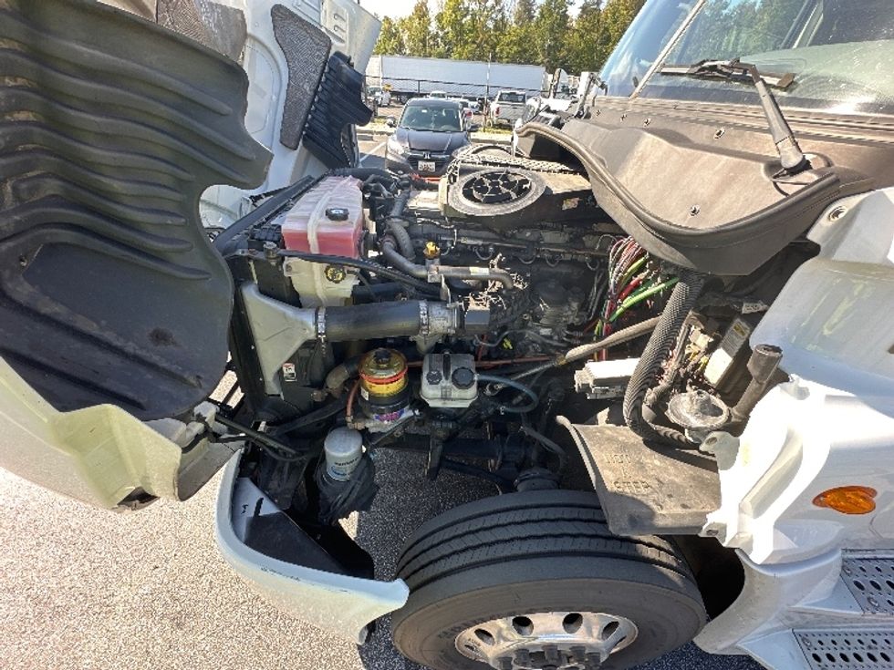 Day Cab Tractor-Heavy Duty Tractors-Freightliner-2018-Cascadia 12564ST-Jessup-MD-370,226\n\t\tmiles-$ 36,250 - Image 15