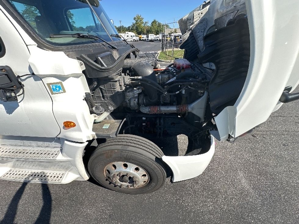 Day Cab Tractor-Heavy Duty Tractors-Freightliner-2018-Cascadia 12564ST-Jessup-MD-370,226\n\t\tmiles-$ 36,250 - Image 16