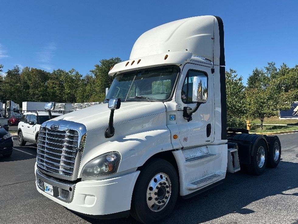 Day Cab Tractor-Heavy Duty Tractors-Freightliner-2018-Cascadia 12564ST-Jessup-MD-370,226\n\t\tmiles-$ 36,250 - Image 3