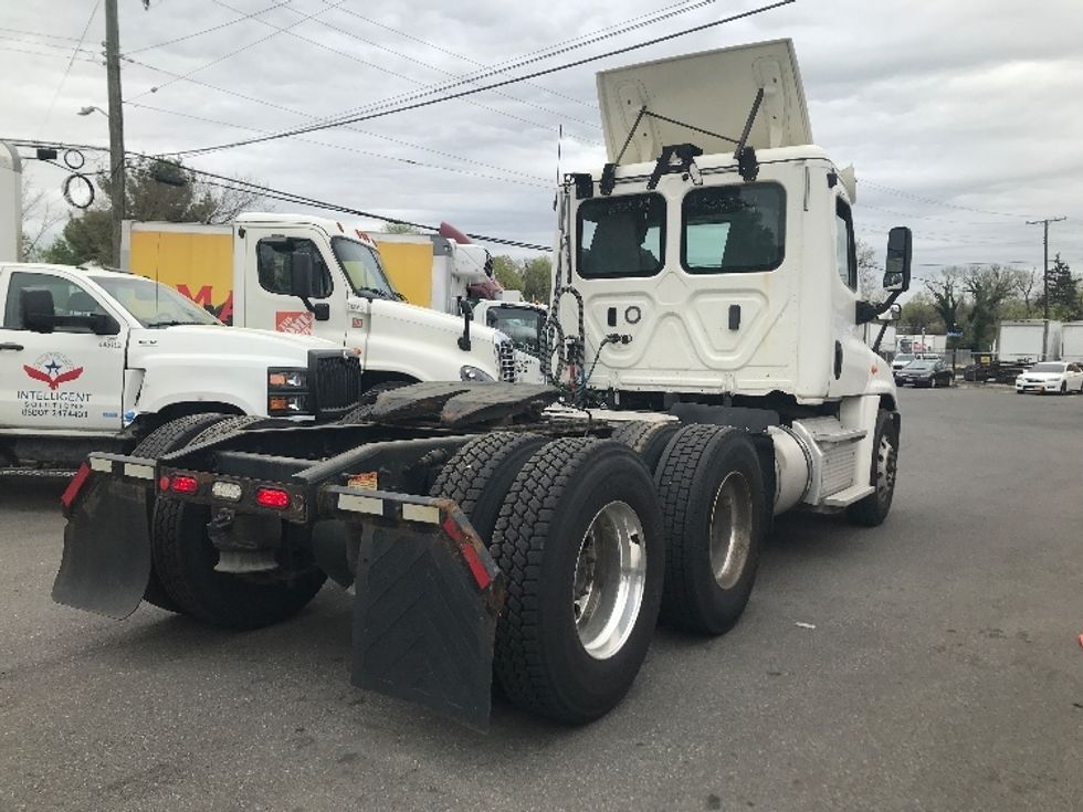 Day Cab Tractor-Heavy Duty Tractors-Freightliner-2018-Cascadia 12564ST-Jessup-MD-413,268\n\t\tmiles-$ 33,250 - Image 7