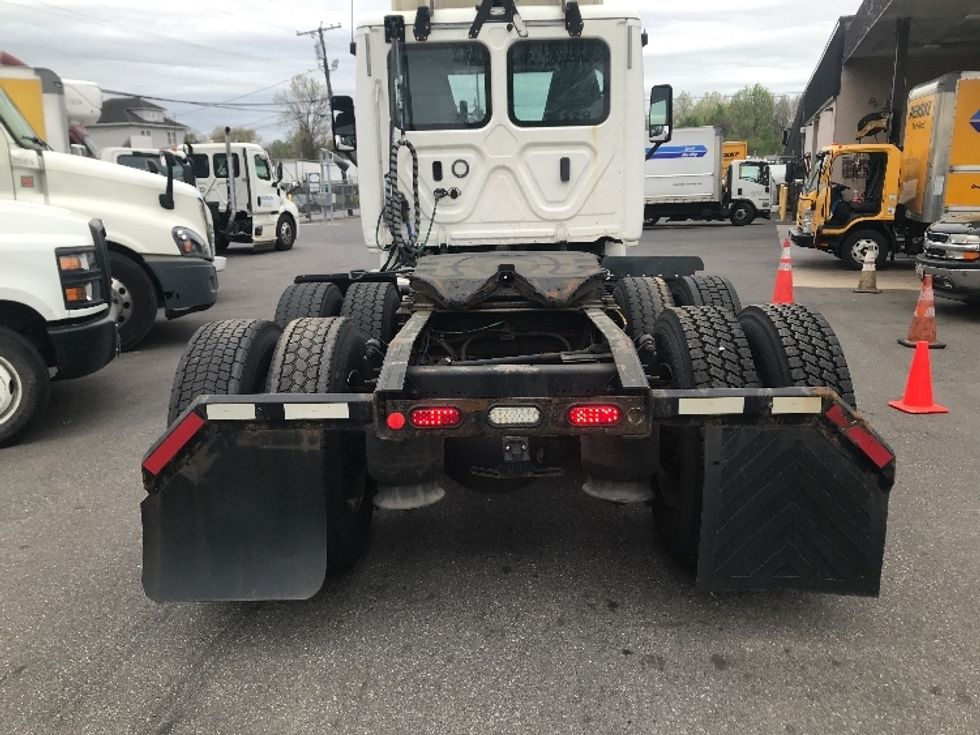 Day Cab Tractor-Heavy Duty Tractors-Freightliner-2018-Cascadia 12564ST-Jessup-MD-416,940\n\t\tmiles-$ 30,000 - Image 6