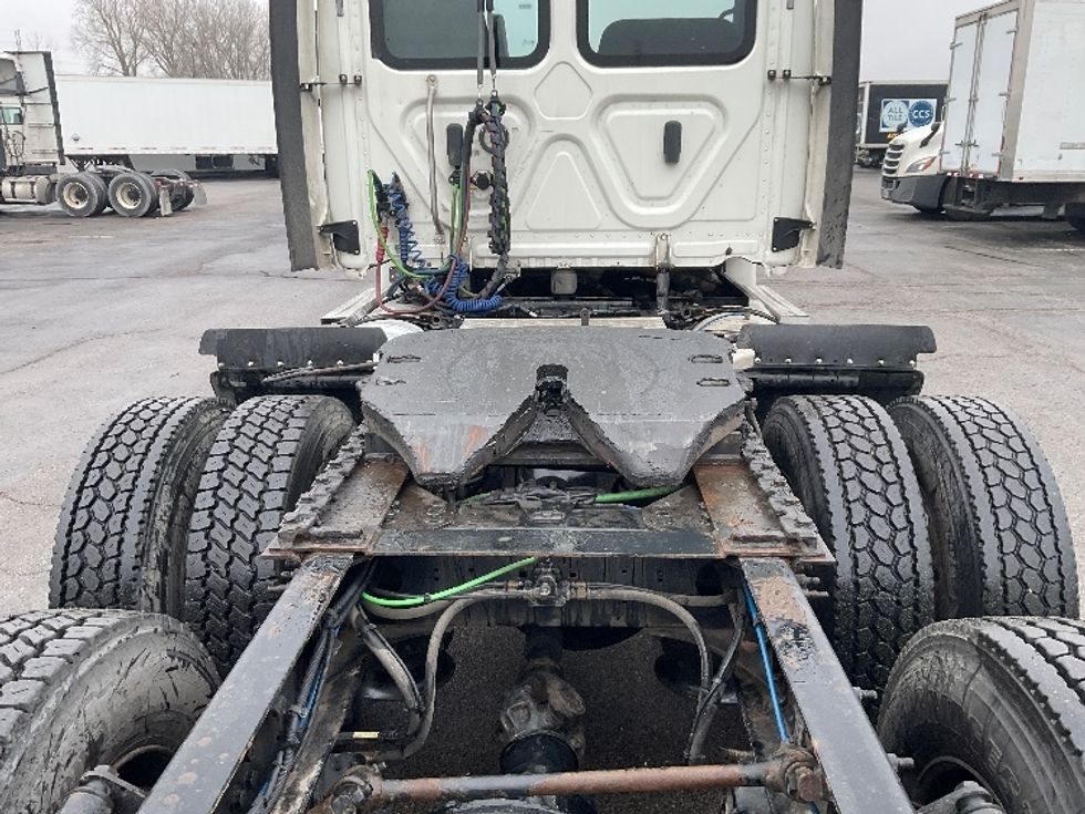 Day Cab Tractor-Heavy Duty Tractors-Freightliner-2018-Cascadia 12564ST-Kansas City-MO-402,828\n\t\tmiles-$ 39,250 - Image 6