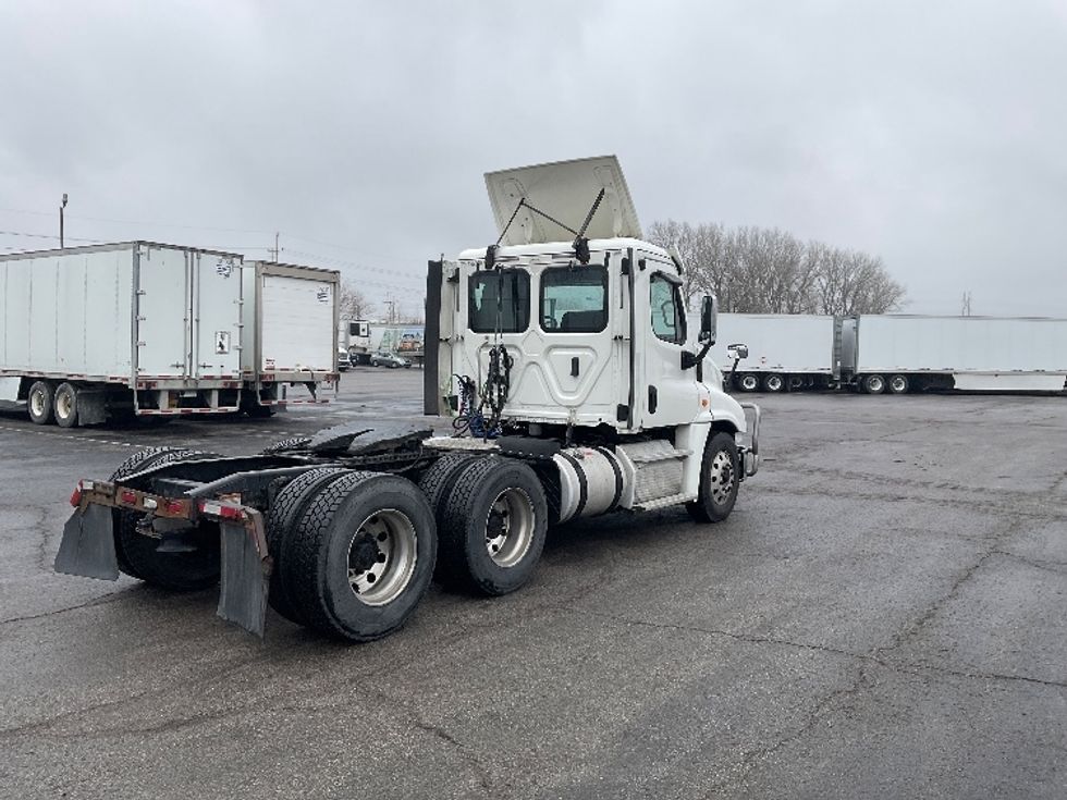 Day Cab Tractor-Heavy Duty Tractors-Freightliner-2018-Cascadia 12564ST-Kansas City-MO-402,828\n\t\tmiles-$ 39,250 - Image 7