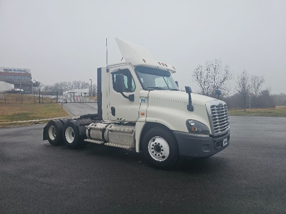 Day Cab Tractor-Heavy Duty Tractors-Freightliner-2018-Cascadia 12564ST-Kansas City-MO-442,326\n\t\tmiles-$ 31,500 - Image 1