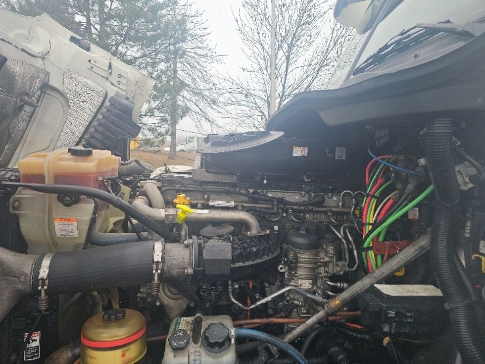 Day Cab Tractor-Heavy Duty Tractors-Freightliner-2018-Cascadia 12564ST-Kansas City-MO-442,326\n\t\tmiles-$ 31,500 - Image 16