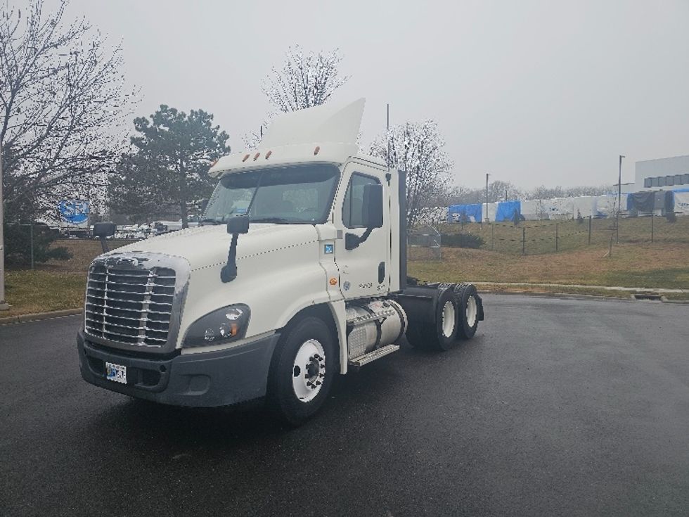 Day Cab Tractor-Heavy Duty Tractors-Freightliner-2018-Cascadia 12564ST-Kansas City-MO-442,326\n\t\tmiles-$ 31,500 - Image 3