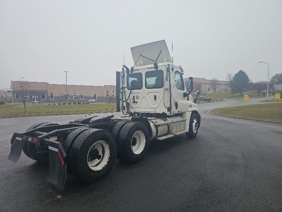 Day Cab Tractor-Heavy Duty Tractors-Freightliner-2018-Cascadia 12564ST-Kansas City-MO-442,326\n\t\tmiles-$ 31,500 - Image 7
