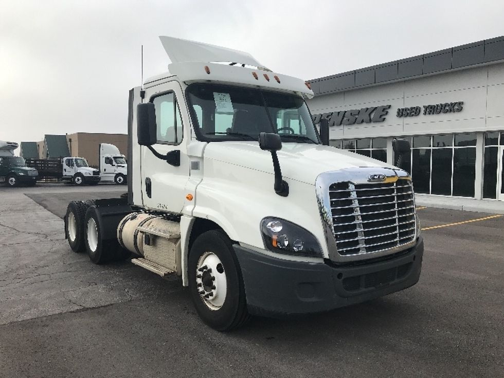 Day Cab Tractor-Heavy Duty Tractors-Freightliner-2018-Cascadia 12564ST-Kansas City-MO-453,869\n\t\tmiles-$ 34,500 - Image 1