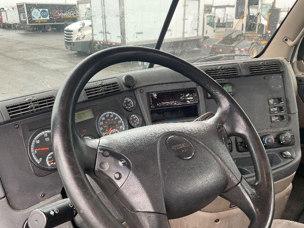 Day Cab Tractor-Heavy Duty Tractors-Freightliner-2018-Cascadia 12564ST-Kansas City-MO-520,953\n\t\tmiles-$ 34,500 - Image 11