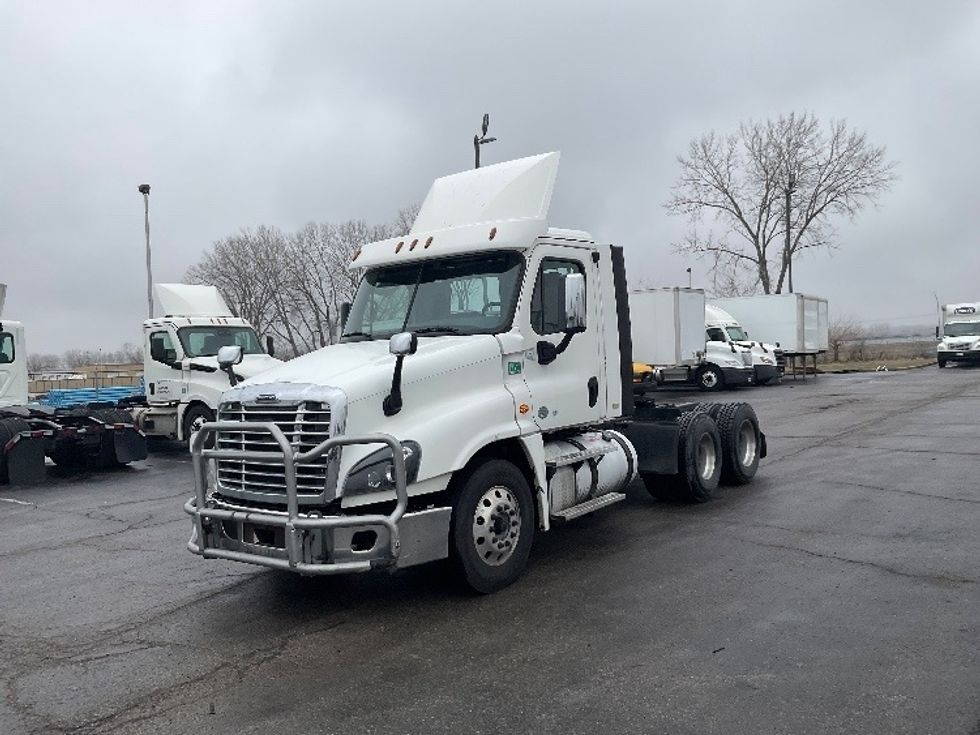 Day Cab Tractor-Heavy Duty Tractors-Freightliner-2018-Cascadia 12564ST-Kansas City-MO-520,953\n\t\tmiles-$ 34,500 - Image 3