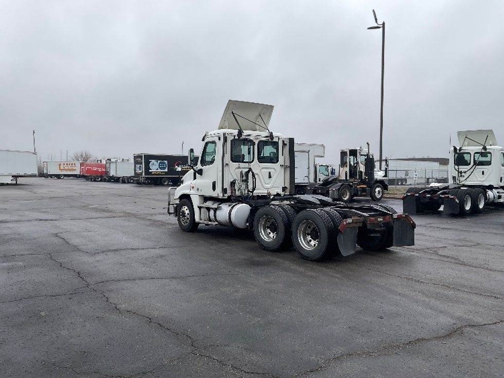 Day Cab Tractor-Heavy Duty Tractors-Freightliner-2018-Cascadia 12564ST-Kansas City-MO-520,953\n\t\tmiles-$ 34,500 - Image 5