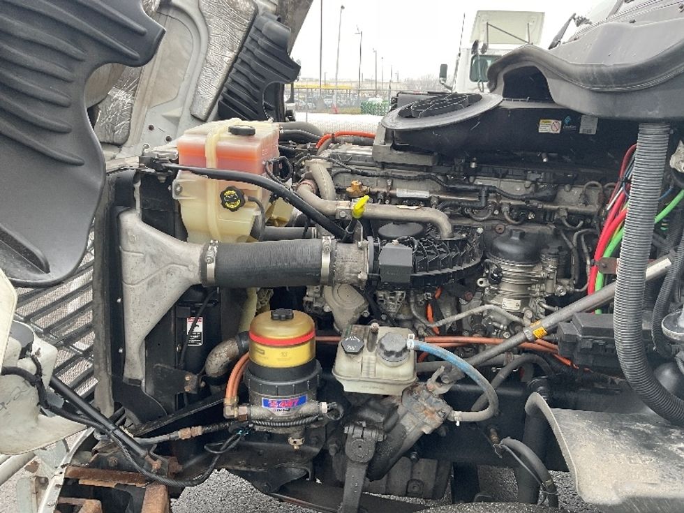 Day Cab Tractor-Heavy Duty Tractors-Freightliner-2018-Cascadia 12564ST-Kansas City-MO-562,321\n\t\tmiles-$ 32,750 - Image 16