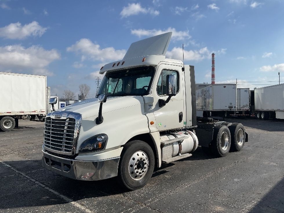 Day Cab Tractor-Heavy Duty Tractors-Freightliner-2018-Cascadia 12564ST-Kansas City-MO-562,321\n\t\tmiles-$ 32,750 - Image 3