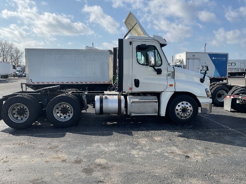 Day Cab Tractor-Heavy Duty Tractors-Freightliner-2018-Cascadia 12564ST-Kansas City-MO-562,321\n\t\tmiles-$ 32,750 - Image 8