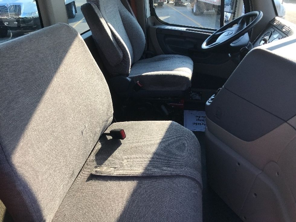 Day Cab Tractor-Heavy Duty Tractors-Freightliner-2018-Cascadia 12564ST-Kansas City-MO-587,963\n\t\tmiles-$ 32,250 - Image 14