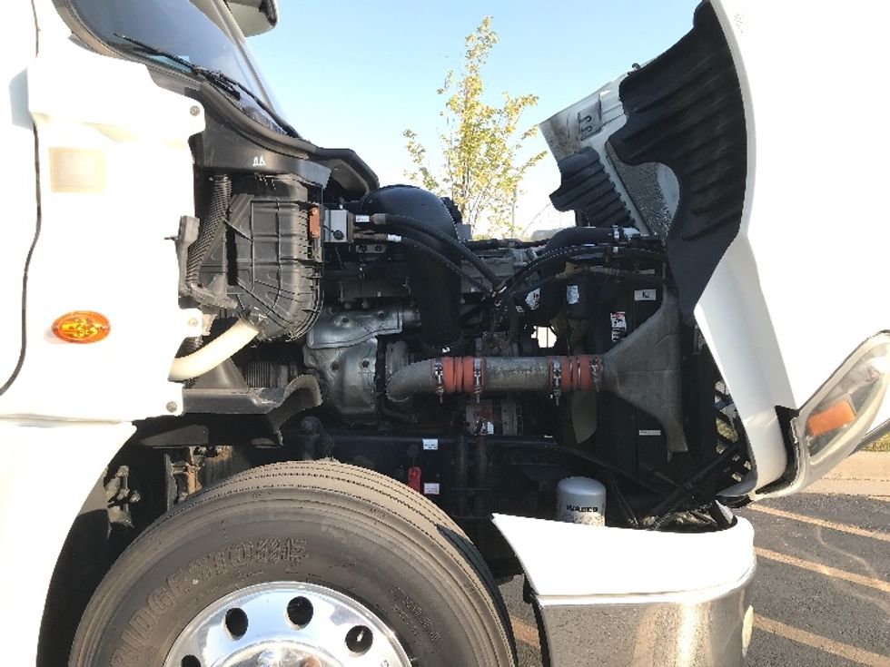 Day Cab Tractor-Heavy Duty Tractors-Freightliner-2018-Cascadia 12564ST-Kansas City-MO-587,963\n\t\tmiles-$ 32,250 - Image 15