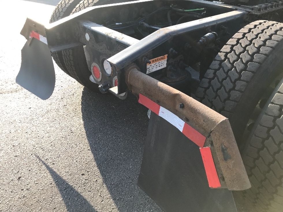 Day Cab Tractor-Heavy Duty Tractors-Freightliner-2018-Cascadia 12564ST-Kansas City-MO-587,963\n\t\tmiles-$ 32,250 - Image 18