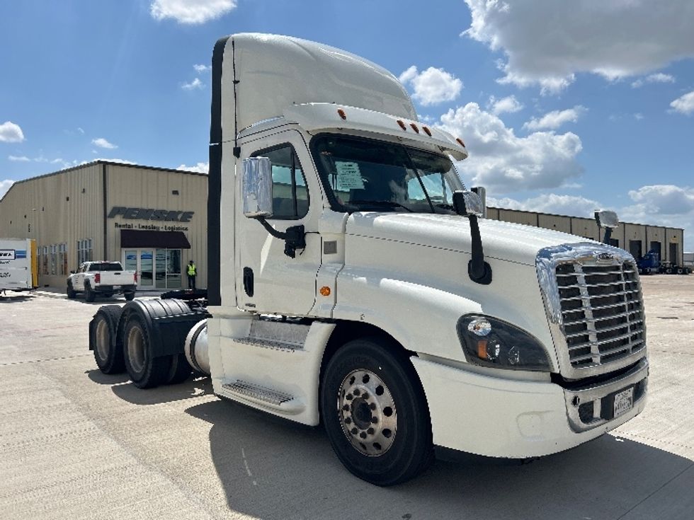 Day Cab Tractor-Heavy Duty Tractors-Freightliner-2018-Cascadia 12564ST-Katy-TX-690,080\n\t\tmiles-$ 24,000 - Image 1