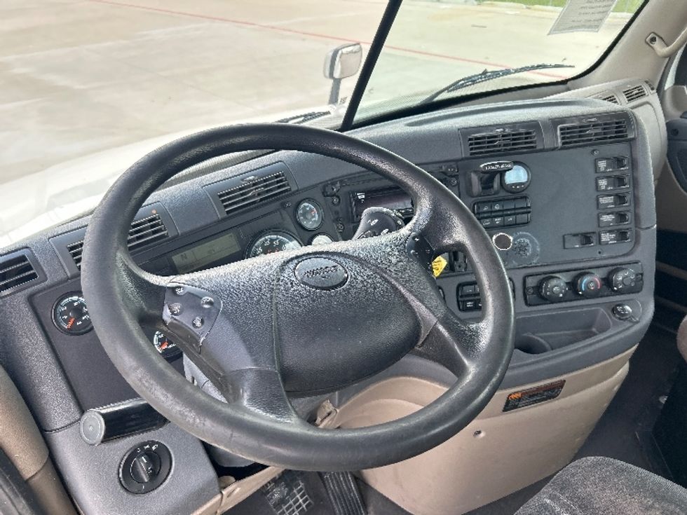 Day Cab Tractor-Heavy Duty Tractors-Freightliner-2018-Cascadia 12564ST-Katy-TX-690,080\n\t\tmiles-$ 24,000 - Image 10