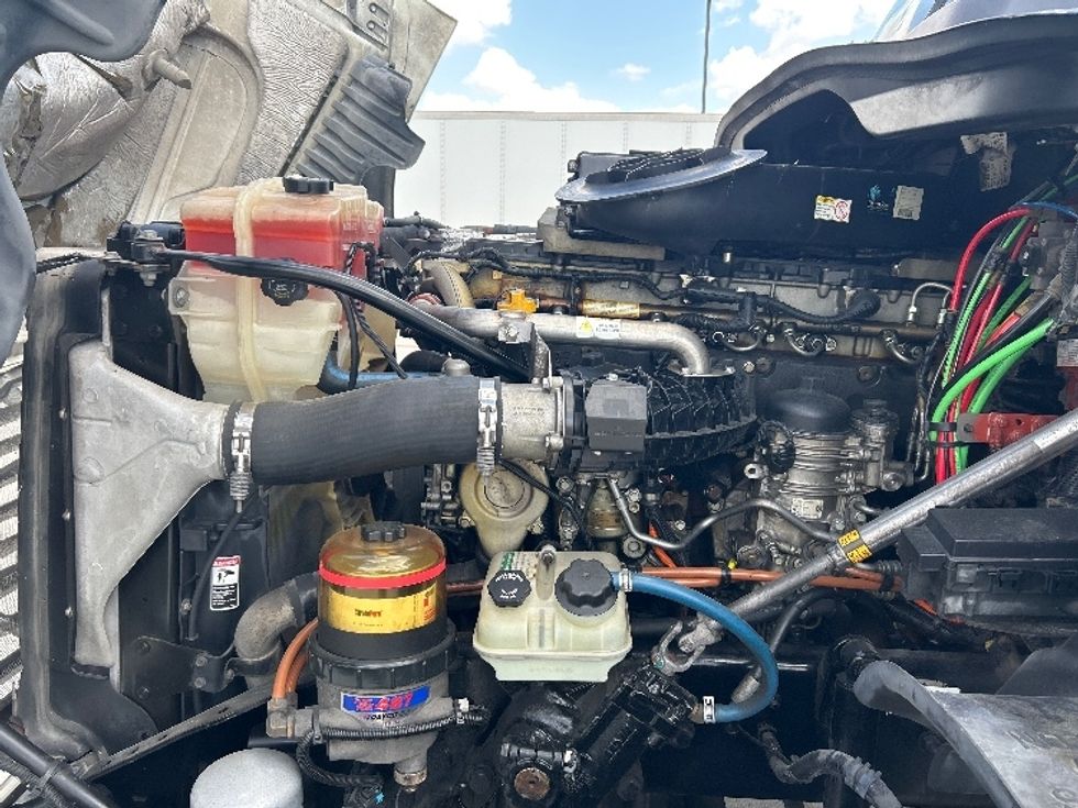 Day Cab Tractor-Heavy Duty Tractors-Freightliner-2018-Cascadia 12564ST-Katy-TX-690,080\n\t\tmiles-$ 24,000 - Image 16