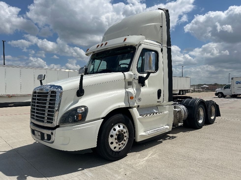 Day Cab Tractor-Heavy Duty Tractors-Freightliner-2018-Cascadia 12564ST-Katy-TX-690,080\n\t\tmiles-$ 24,000 - Image 3