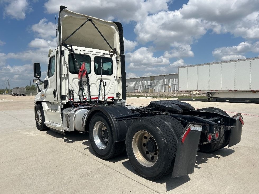 Day Cab Tractor-Heavy Duty Tractors-Freightliner-2018-Cascadia 12564ST-Katy-TX-690,080\n\t\tmiles-$ 24,000 - Image 5