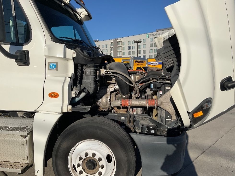 Day Cab Tractor-Heavy Duty Tractors-Freightliner-2018-Cascadia 12564ST-Knoxville-TN-457,981\n\t\tmiles-$ 37,000 - Image 14