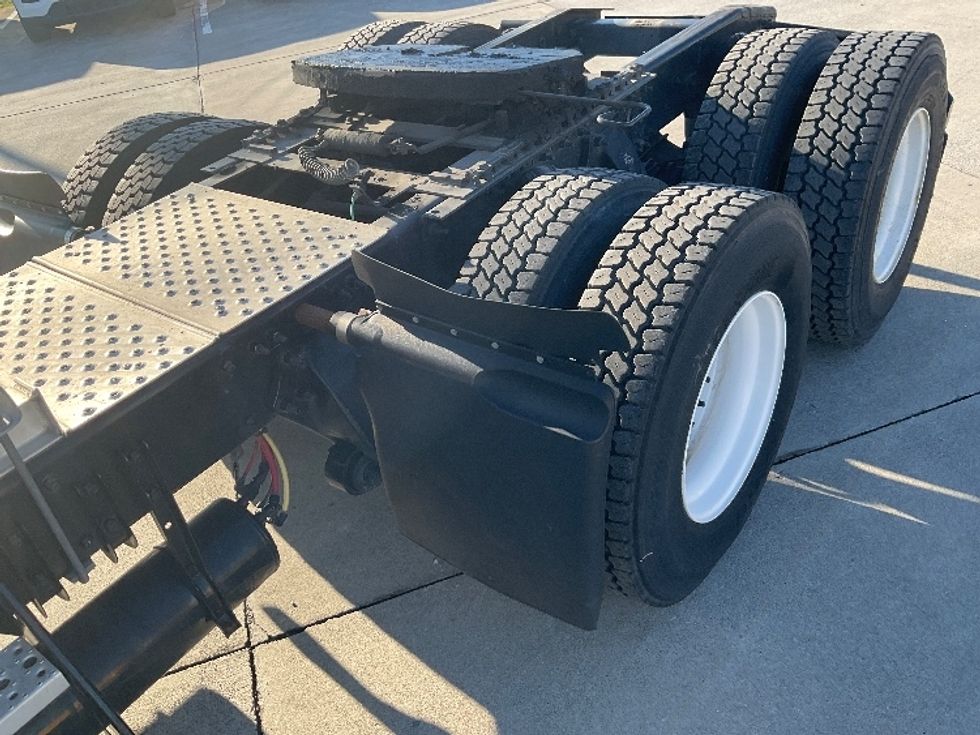 Day Cab Tractor-Heavy Duty Tractors-Freightliner-2018-Cascadia 12564ST-Knoxville-TN-457,981\n\t\tmiles-$ 37,000 - Image 16