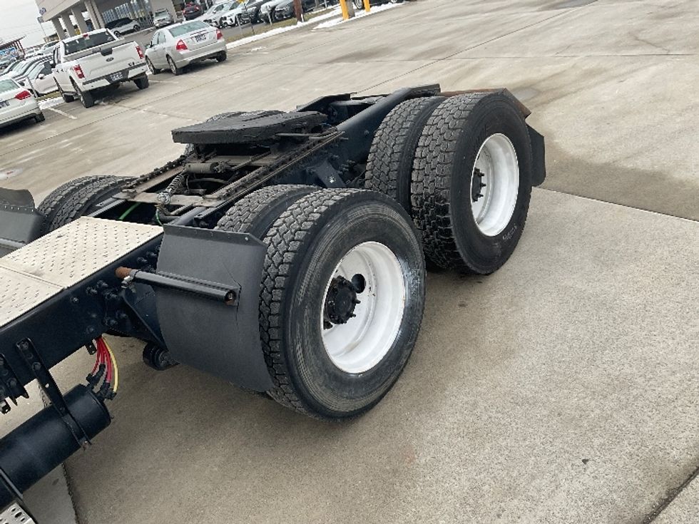 Day Cab Tractor-Heavy Duty Tractors-Freightliner-2018-Cascadia 12564ST-Knoxville-TN-485,765\n\t\tmiles-$ 34,750 - Image 17