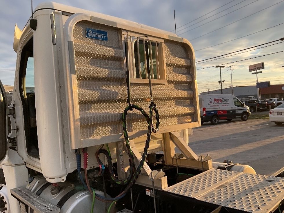 Day Cab Tractor-Heavy Duty Tractors-Freightliner-2018-Cascadia 12564ST-Knoxville-TN-485,765\n\t\tmiles-$ 34,750 - Image 18