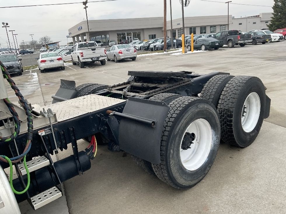 Day Cab Tractor-Heavy Duty Tractors-Freightliner-2018-Cascadia 12564ST-Knoxville-TN-485,765\n\t\tmiles-$ 34,750 - Image 24