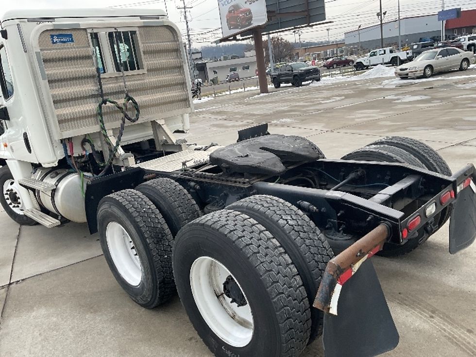 Day Cab Tractor-Heavy Duty Tractors-Freightliner-2018-Cascadia 12564ST-Knoxville-TN-485,765\n\t\tmiles-$ 34,750 - Image 6