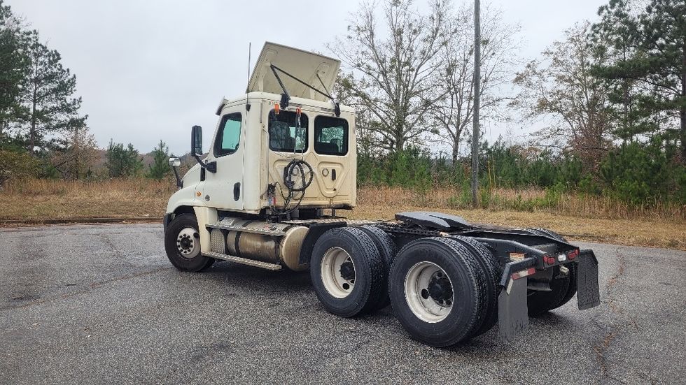 Day Cab Tractor-Heavy Duty Tractors-Freightliner-2018-Cascadia 12564ST-Lagrange-GA-504,549\n\t\tmiles-$ 37,250 - Image 5