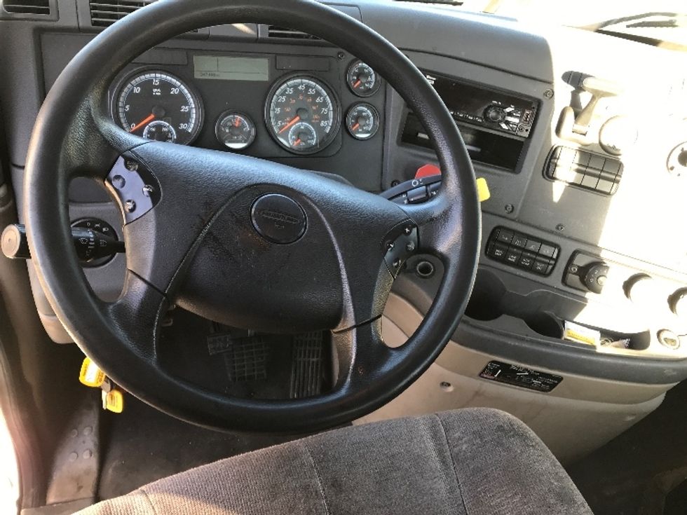 Day Cab Tractor-Heavy Duty Tractors-Freightliner-2018-Cascadia 12564ST-Lancaster-PA-247,466\n\t\tmiles-$ 43,250 - Image 11